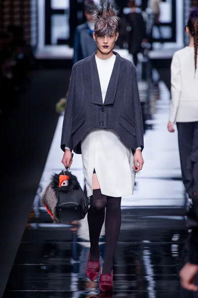 Look 28